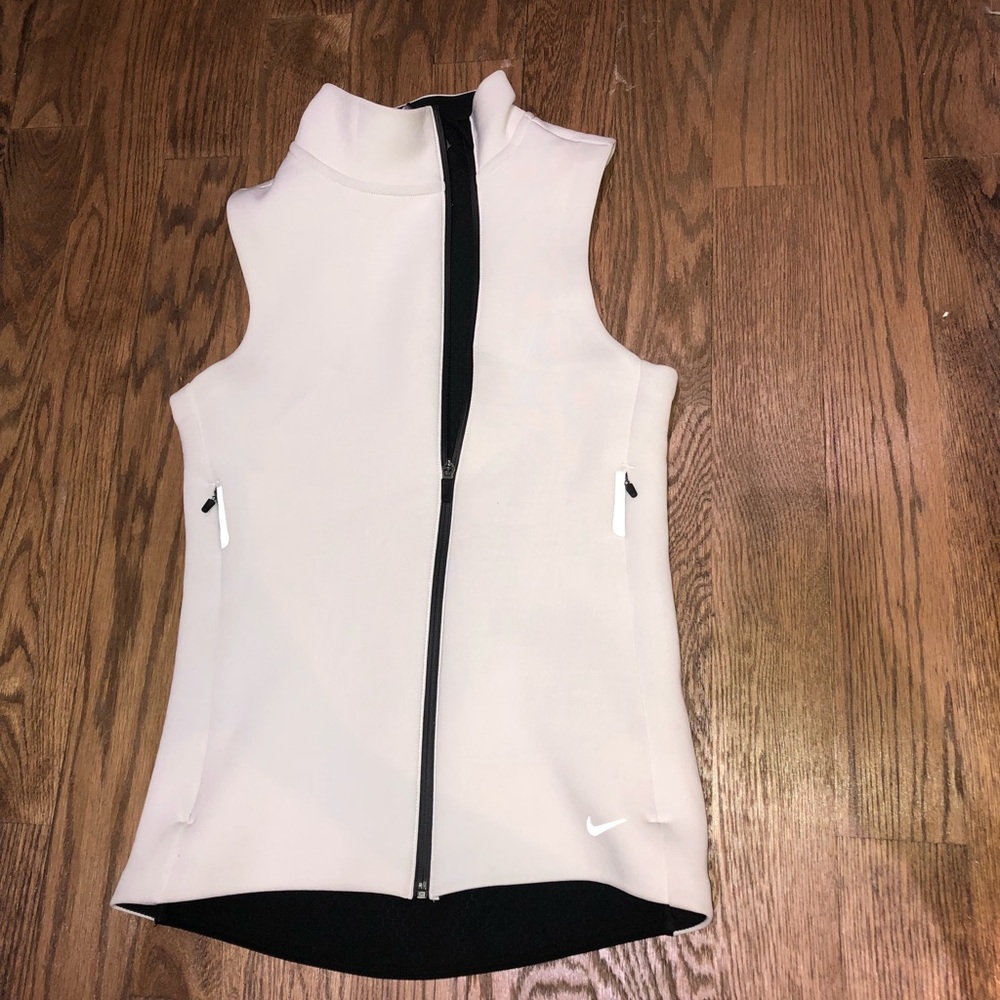 Nike vest
